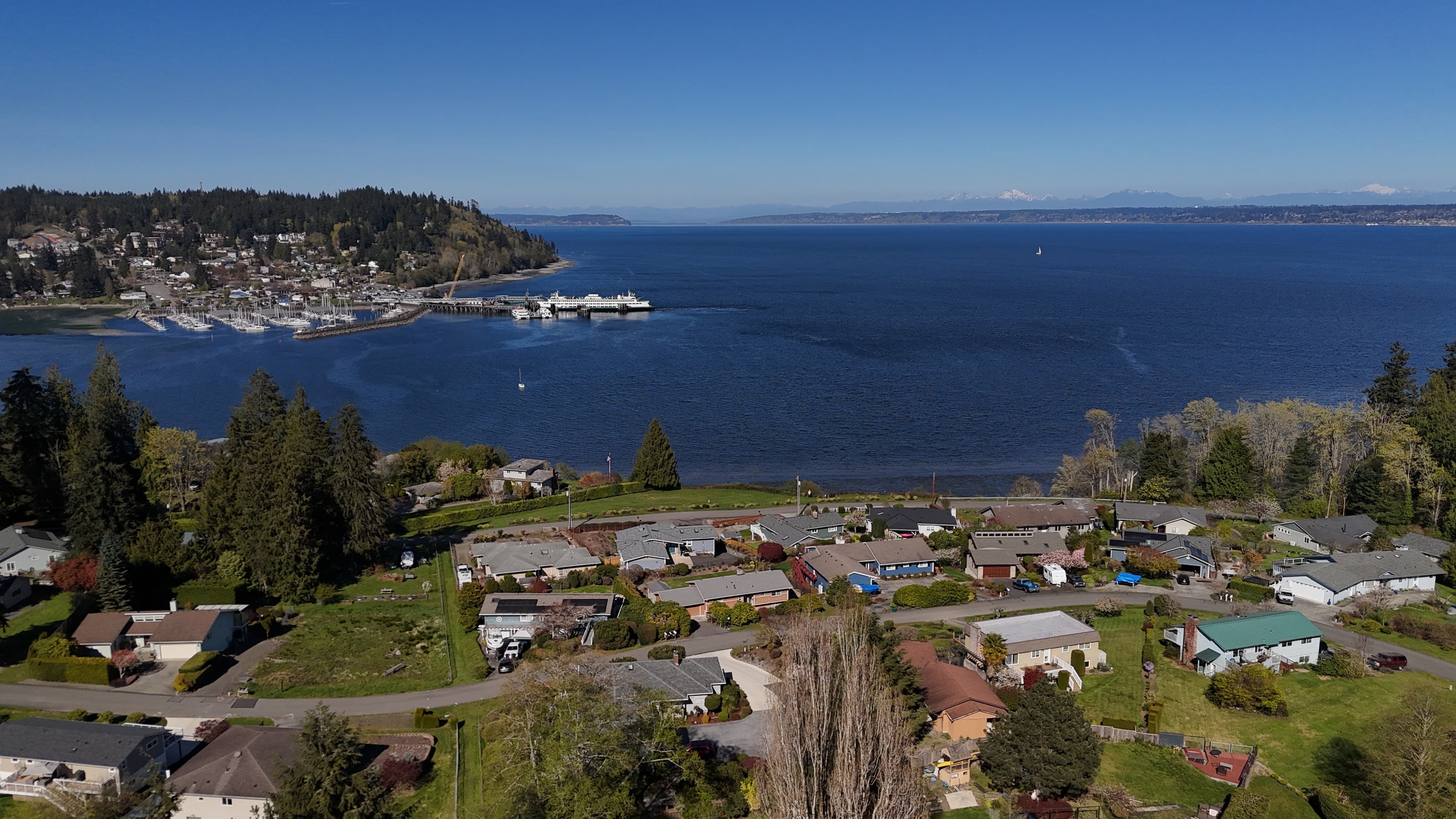 Aerial view of Taree Community Homeowners Association in Kingston, WA